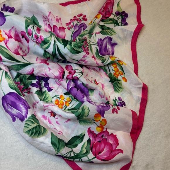 Scarf: Floral 100% Silk Vintage Scarf EUC - Picture 10 of 15